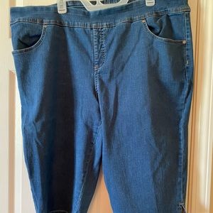 Pull on denim capris